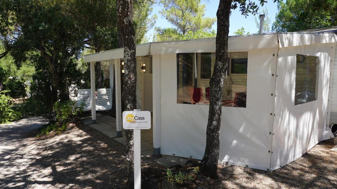 Chalets Met Buitenkeuken Op Camping Lei Suves - Joycasa Roquebrune-sur Argens Exterior foto