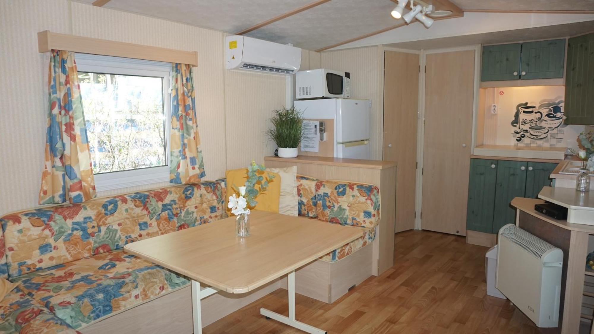 Chalets Met Buitenkeuken Op Camping Lei Suves - Joycasa Roquebrune-sur Argens Zimmer foto